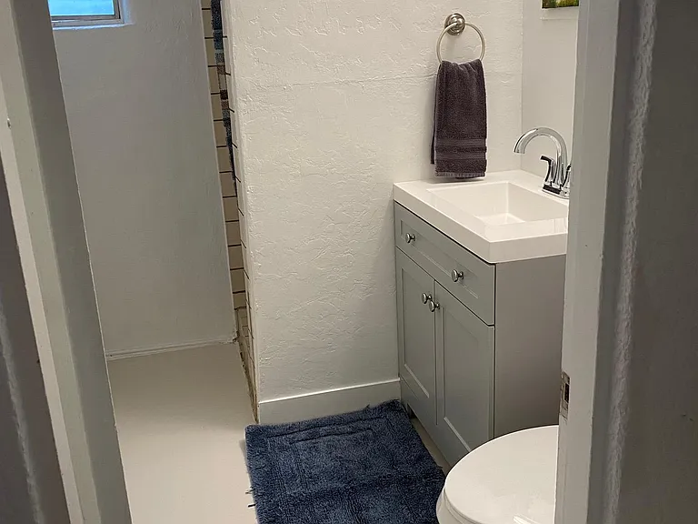 120 Walter St SE #D — Photo 8
