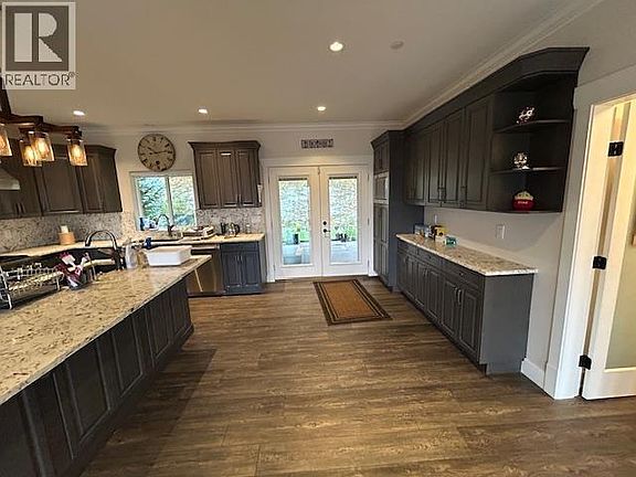 4th image of 25880 Godwin Dr