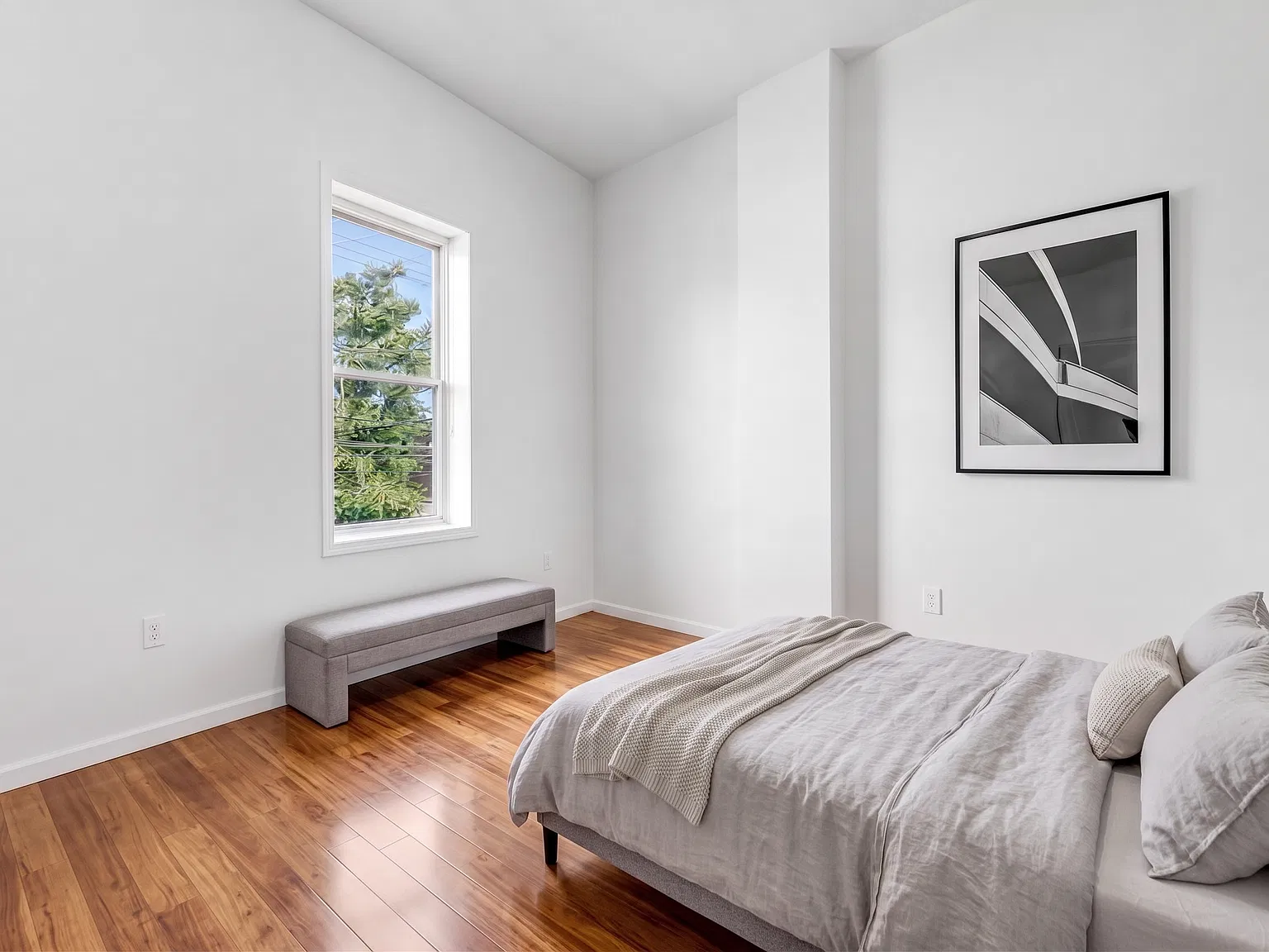 2 bed, 950 sqft, $1,995 — Photo 3
