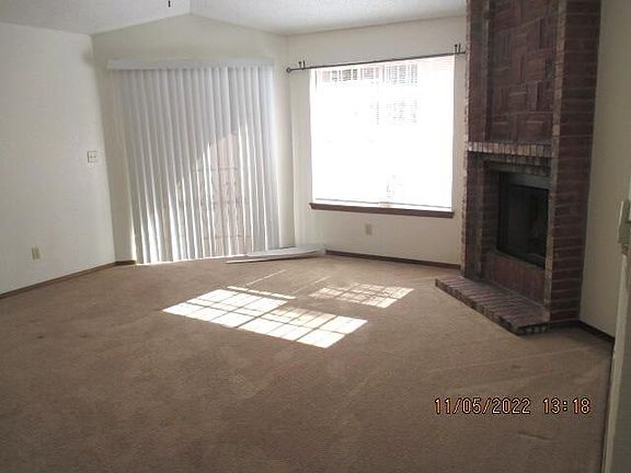 3rd image of 664 Hempstead Dr