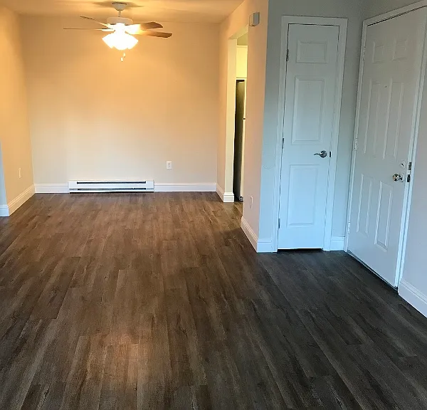 Regency Square Apartments — Photo 35