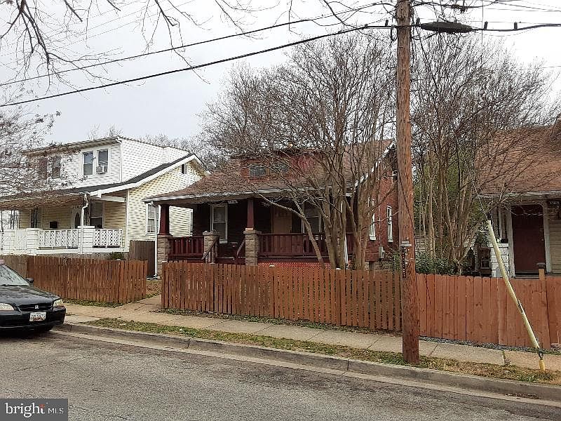 2nd image of 3306 Otis St