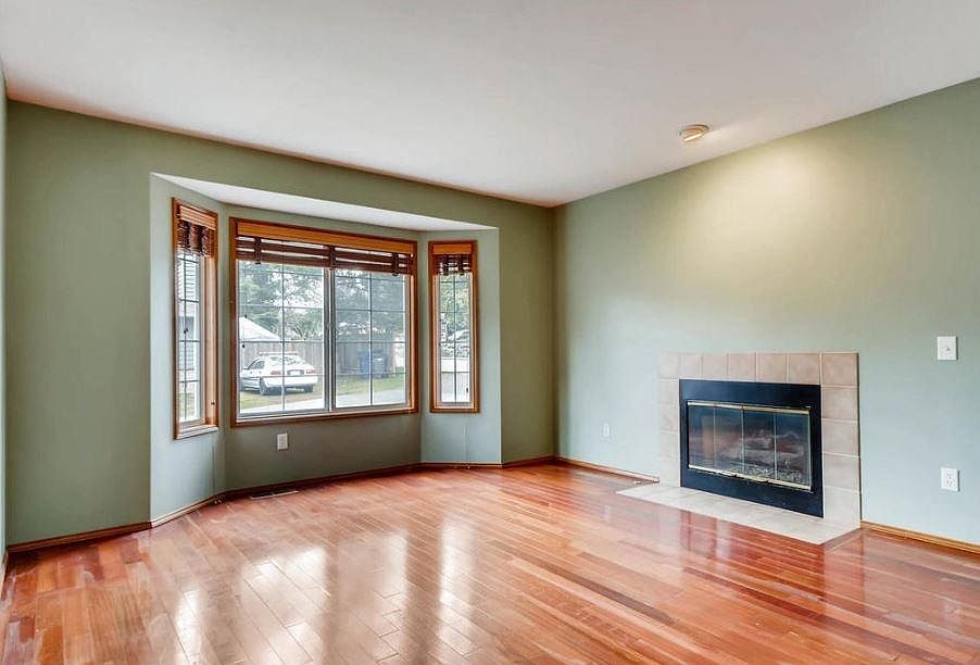 Front Main Living room