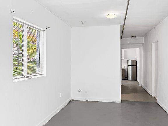 2nd image of 444 SW 3rd St #82130a800
