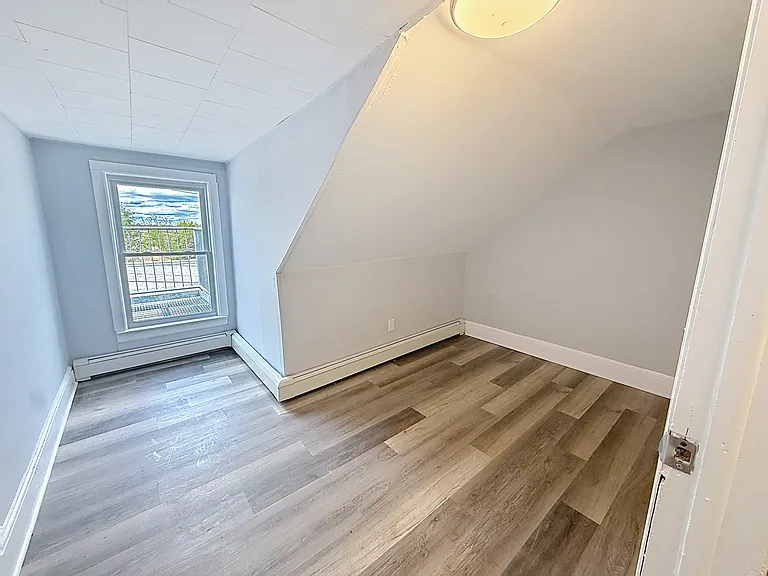 174-176 Main St #3R — Photo 3