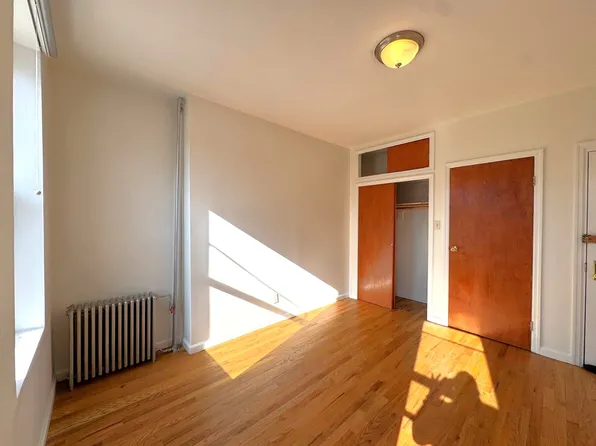 58-10 Myrtle Avenue image 7 of 15