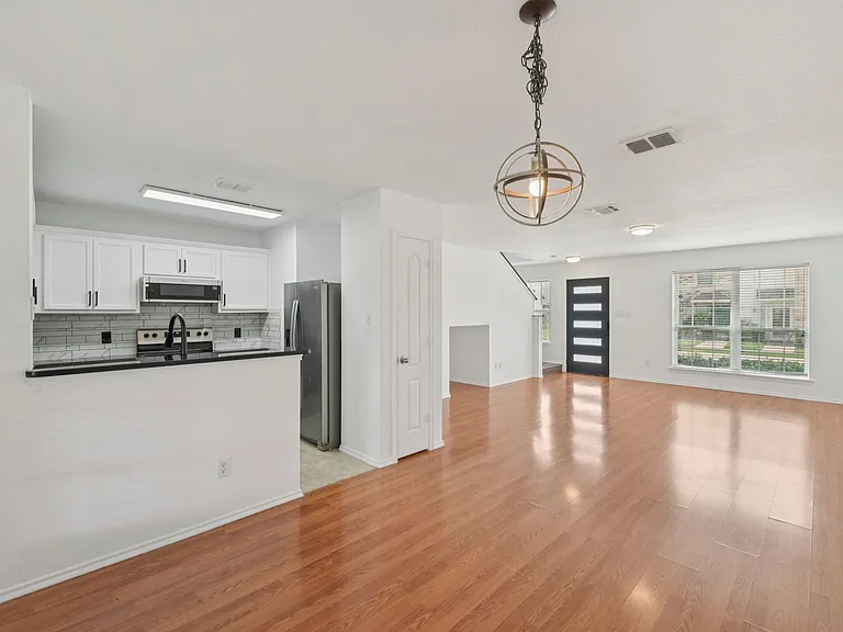 5609 Giddyup Ln — Photo 3