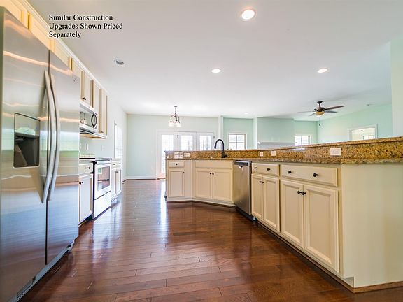 4th image of 7 Boonsboro Dr