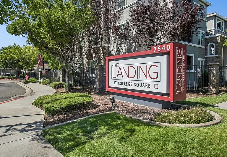 The Landing at College Square — Photo 22