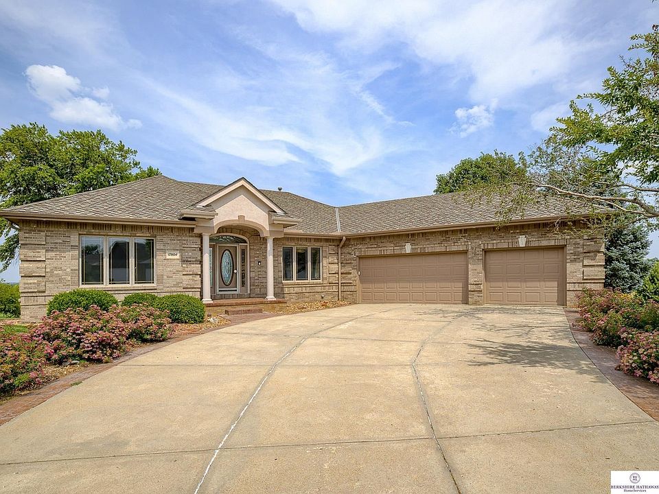 1st image of 17804 Bel Air Cir