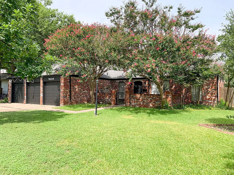 9016 Collinfield Dr