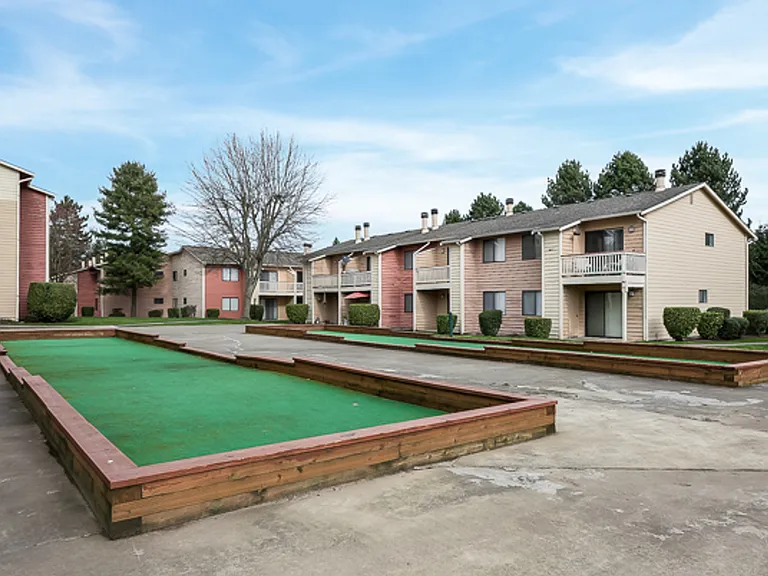 Crystal Springs Apartments — Photo 33