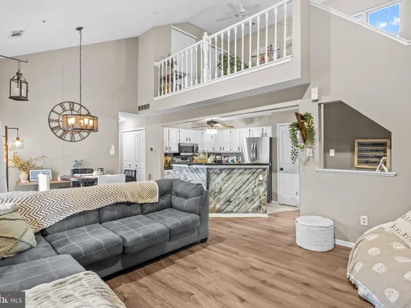 312 Remington Ct, Chalfont, PA 18914