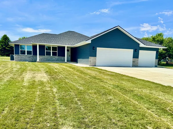 508 Maple St, Laurel, NE 68745