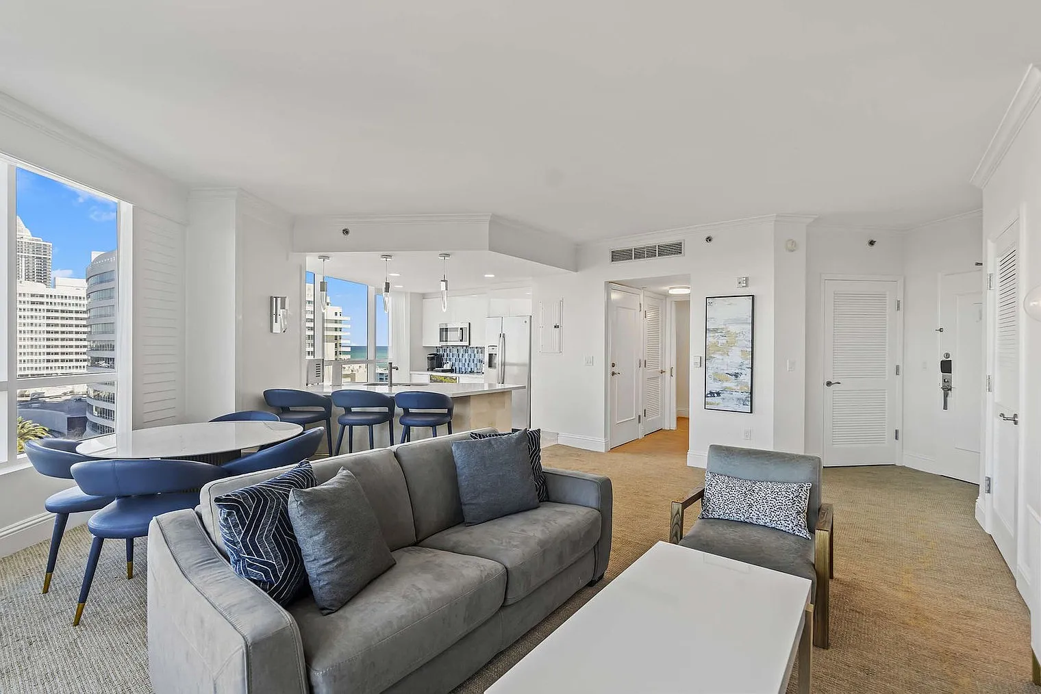 1 bed, 1.0 bath, 979 sqft, $6,990 — Photo 1
