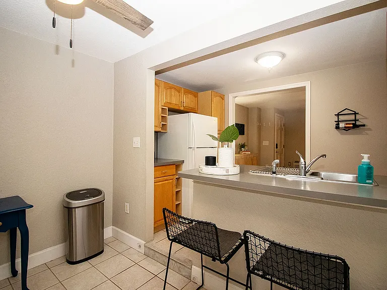 647 Dexter Dr — Photo 6