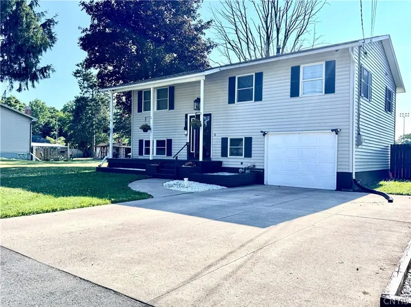 15 Wilkinson Pl, Baldwinsville, NY 13027