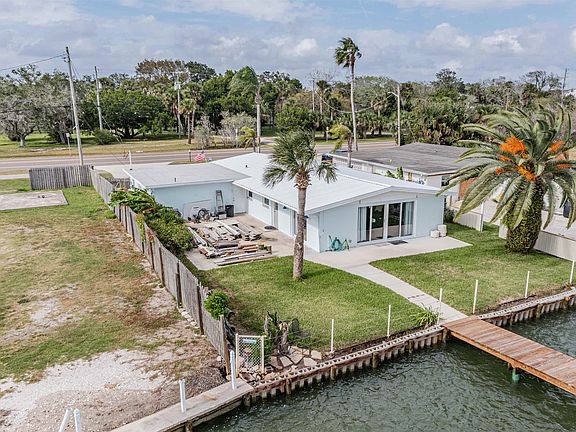 4th image of 9744 Heckscher Dr