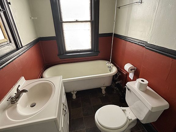 4th image of 3204 Minnehaha Ave APT 2