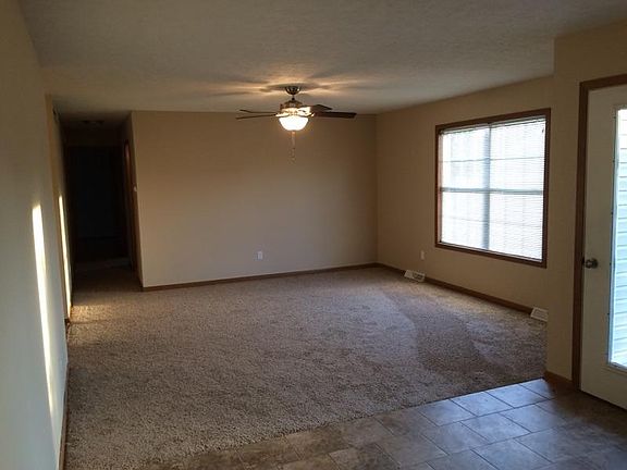 3rd image of 130 Finch Dr