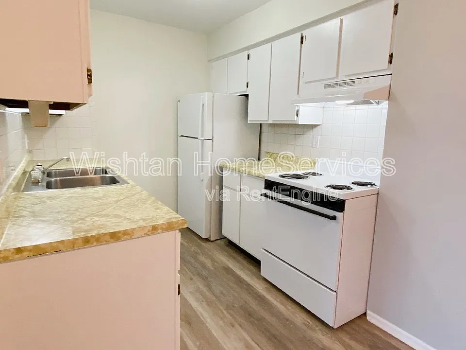 203 Charleston Blvd #3