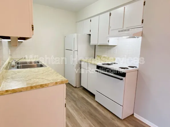 203 Charleston Blvd, Macomb, IL