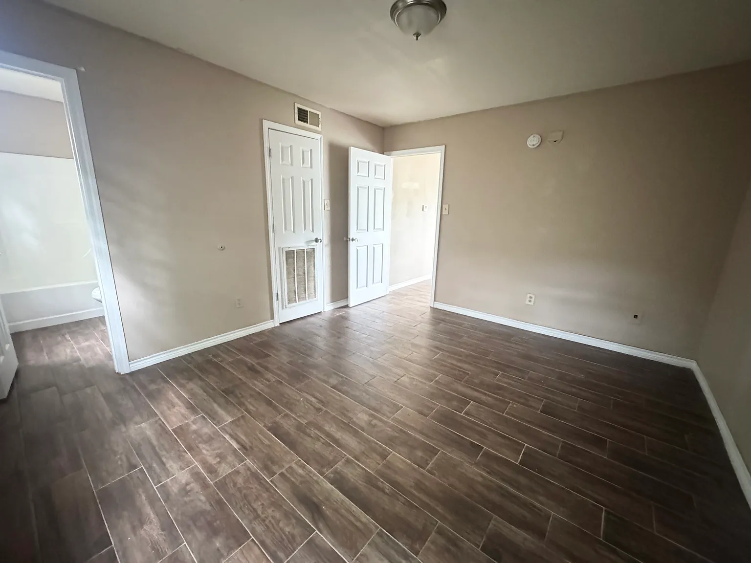 1 bed, $850 — Photo 2