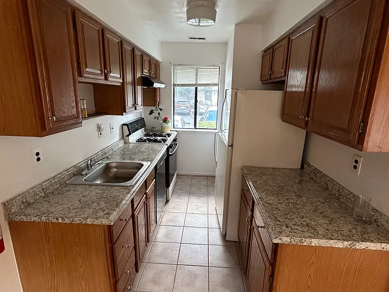 41 Whittney Ct — Photo 5