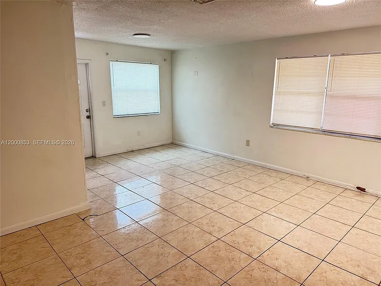 6301 SW 27th St #1 — Photo 12
