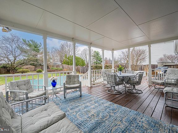 4th image of 17100 Flatwood Dr