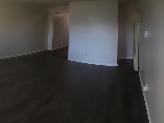 2nd image of 300 W 6th St
