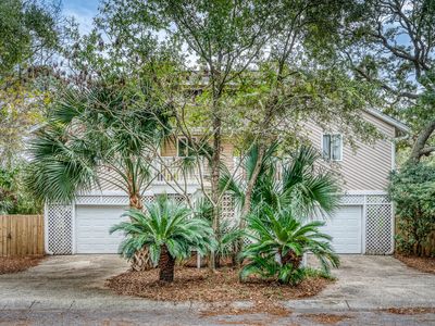317 W Hudson Ave, Folly Beach, SC, 29439