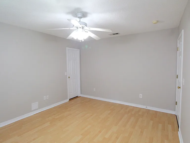 7680 Chablis Cir — Photo 9