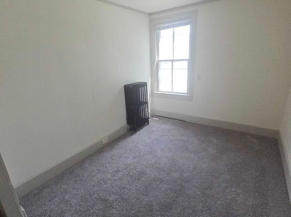 652 Main St APT 4