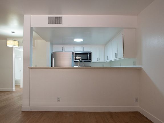 5th image of 6401 Riverton Ave APT 103