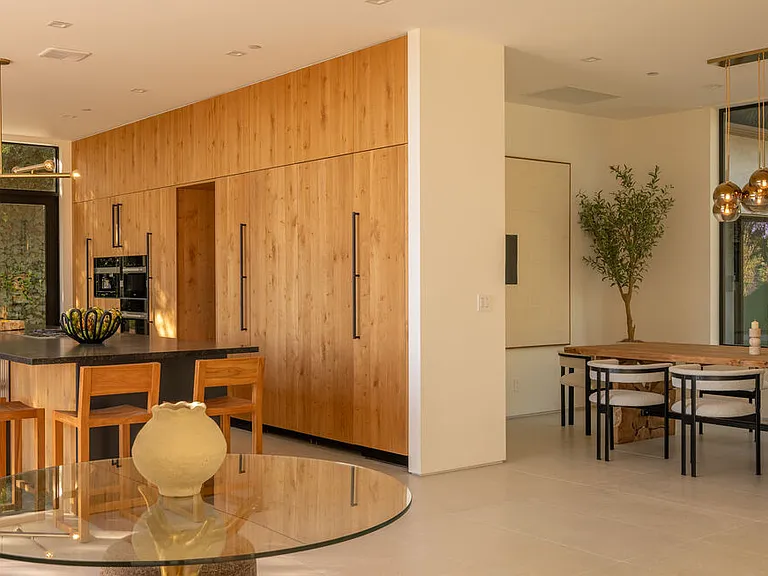 12752 Mulholland Dr — Photo 6