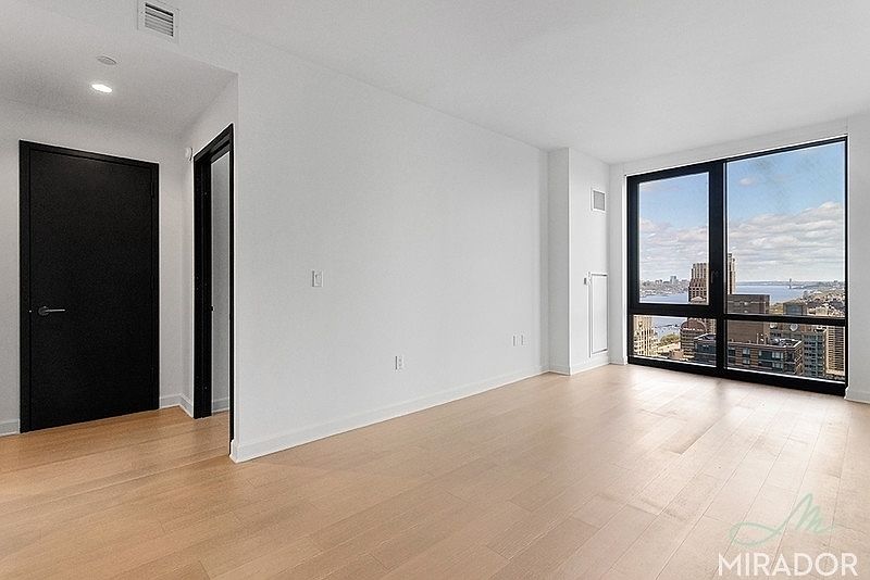 1st image of 21 W End Ave APT 4613