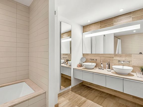 5th image of 322 W 57th St APT 37K