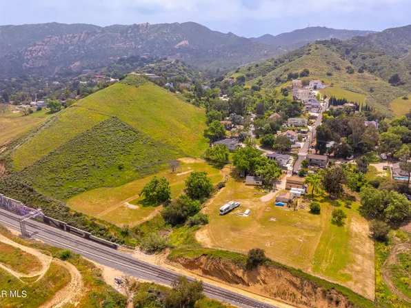 5815 Crinklaw Ln, Simi Valley, CA 93063
