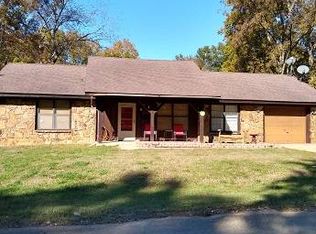 406 W 4th St, Broken Bow, OK 74728