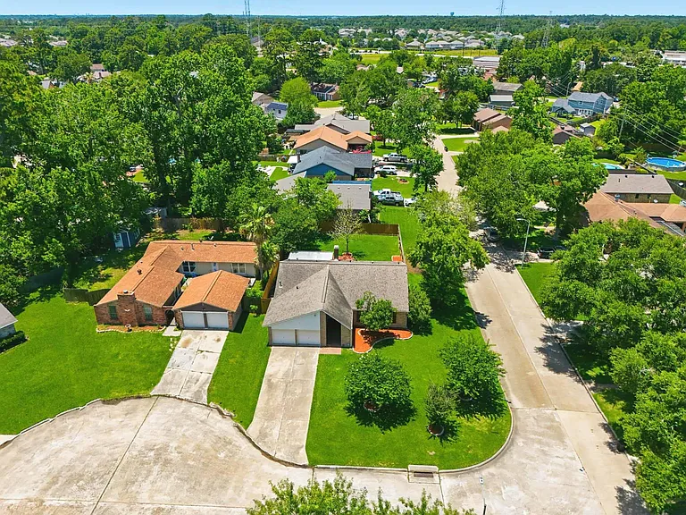 17511 Favor Bend Ct — Photo 46