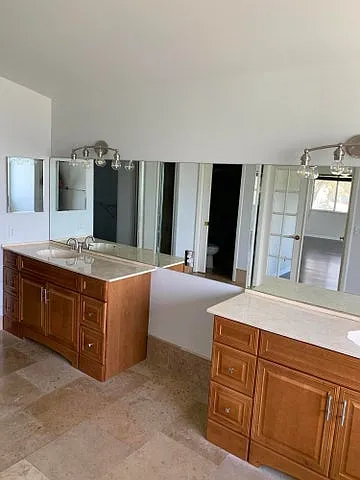 4 bed, 2768 sqft, $4,890 — Photo 3