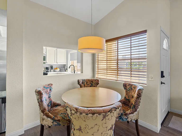 2331 Paseo Circulo — Photo 6