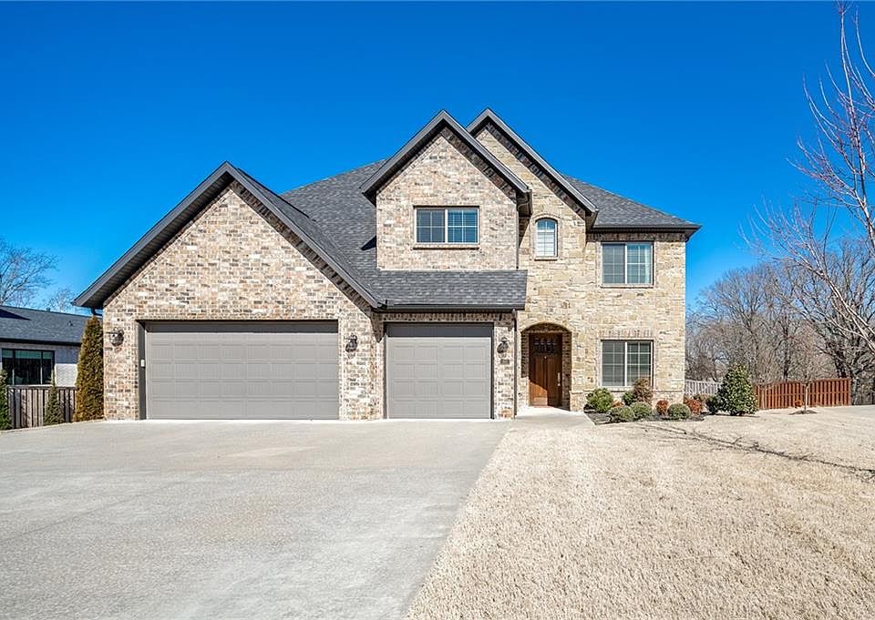 1st image of 610 Trailwood Cir