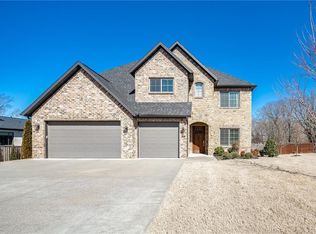 610 Trailwood Cir, Centerton, AR 72719
