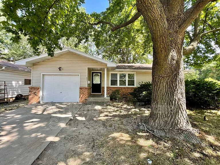 331 E Wayland St — Photo 1