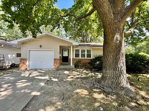 331 E Wayland St Photo 1