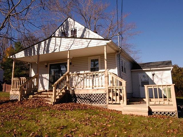 2nd image of 37 Lawrence Ave
