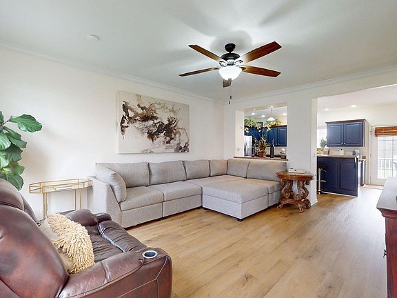 3rd image of 4110 Bluegrass Dr