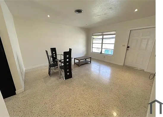 2441 NW 9th Ter #1 — Photo 10